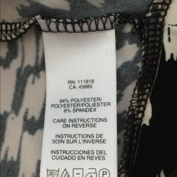 🆕 Michael Kors | Black/White Halter Top size M - Picture 2 of 8